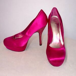 Bakers Bejeweled Fuchsia Pumps